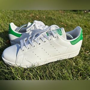 Men’s size 10 - original Adidas leather Stan Smith low white green